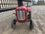 Massey Ferguson 21 traktor 2