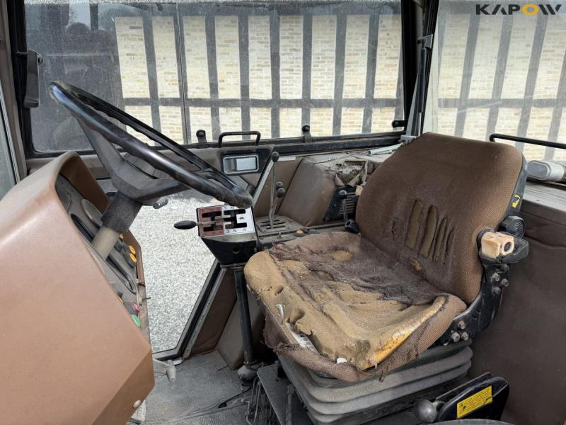 Massey Ferguson 2725 electronic traktor 36