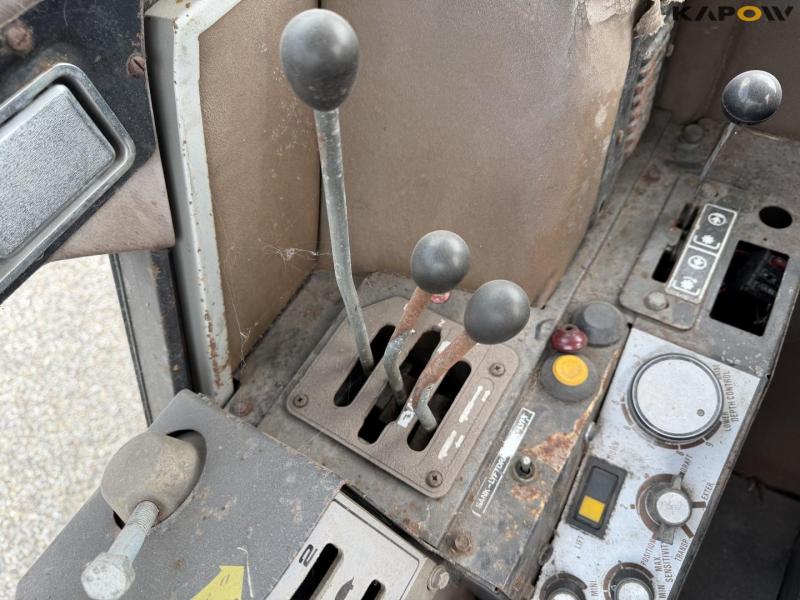 Massey Ferguson 2725 electronic traktor 42