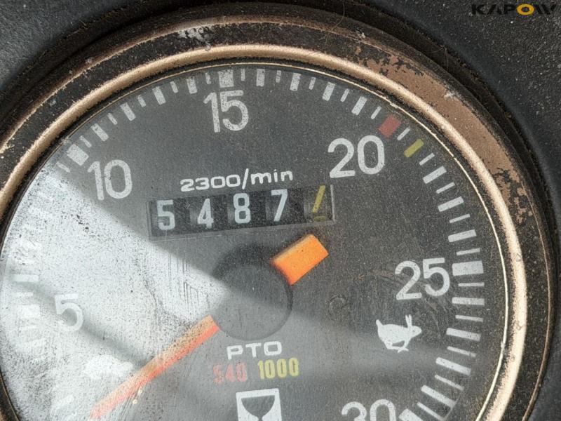 Massey Ferguson 2725 electronic traktor 49