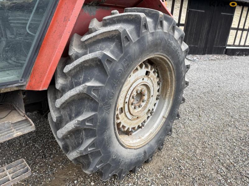 Massey Ferguson 2725 electronic traktor 59