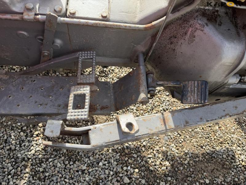 Massey Ferguson 30 traktor 19