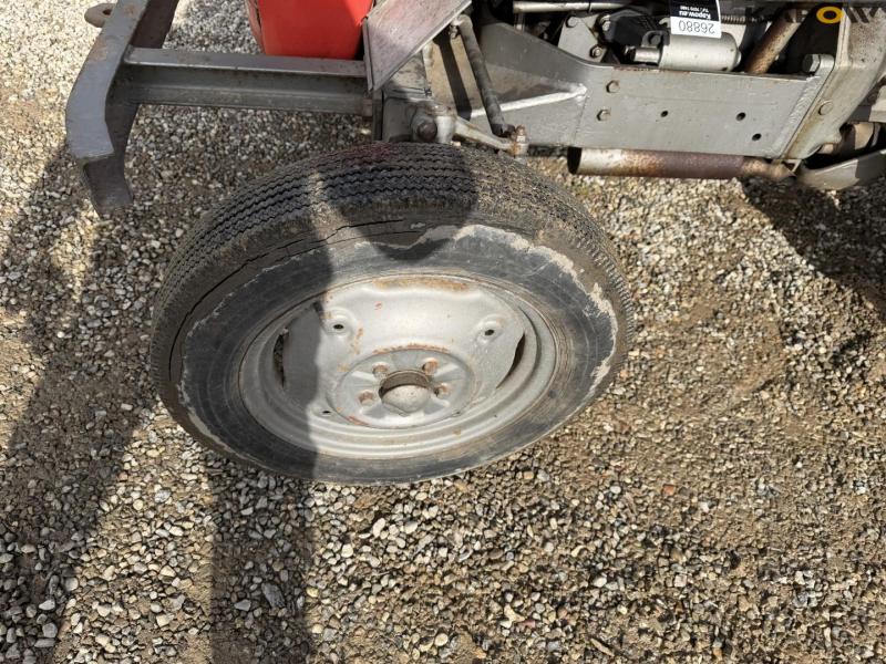 Massey Ferguson 30 traktor 50