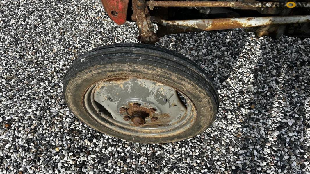 Massey Ferguson 35 traktor 8