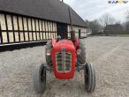 Massey Ferguson 35X traktor 2