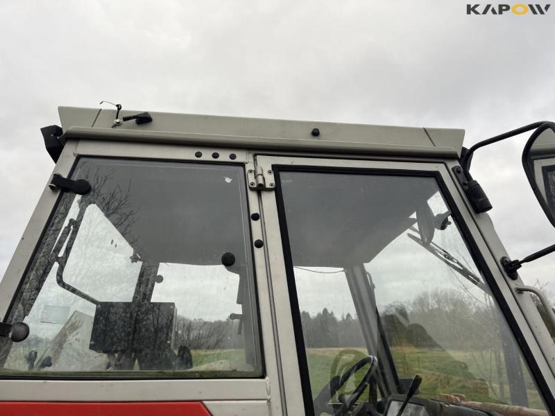 Massey Ferguson 390 traktor med armklipper 34