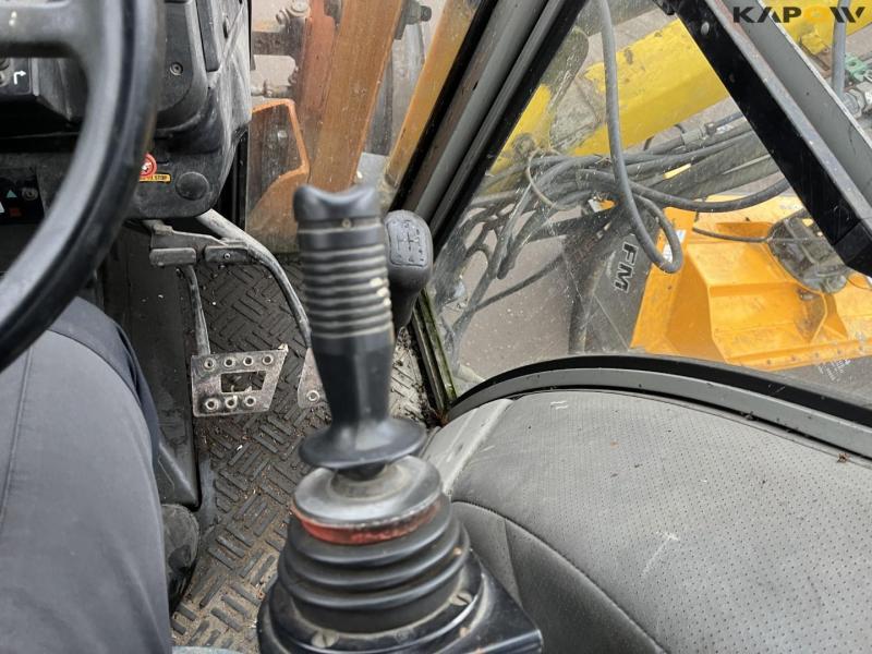 Massey Ferguson 390 traktor med armklipper 44