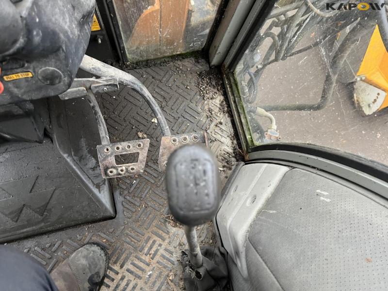 Massey Ferguson 390 traktor med armklipper 48