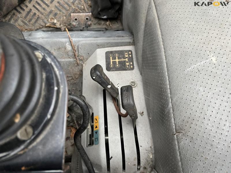 Massey Ferguson 390 traktor med armklipper 49