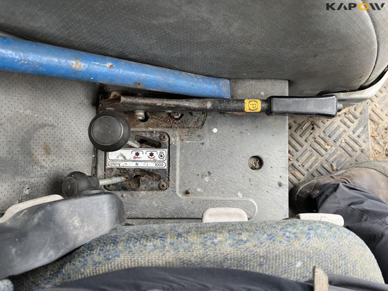 Massey Ferguson 390 traktor med armklipper 50