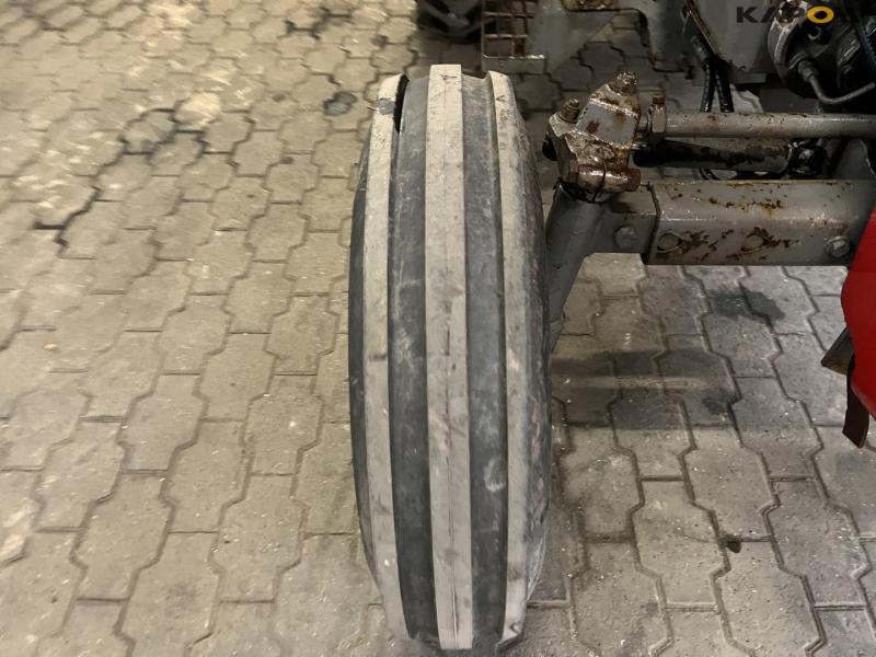 Massey ferguson 550 traktor 15