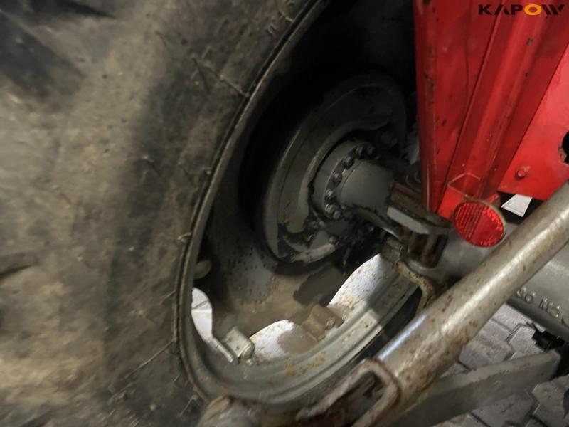 Massey ferguson 550 traktor 22