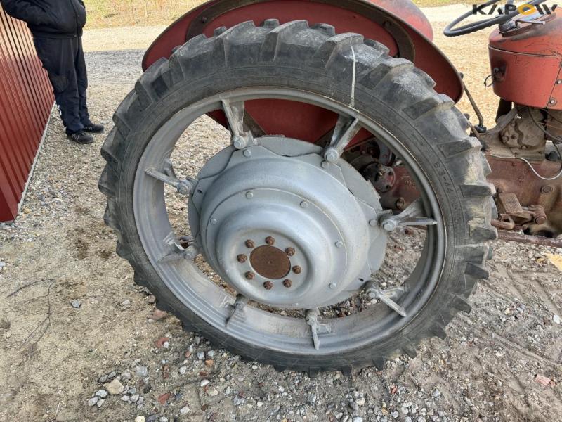 Massey Ferguson 65 traktor - Amerikansk model 49