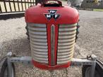 Massey Ferguson 65 traktor 13
