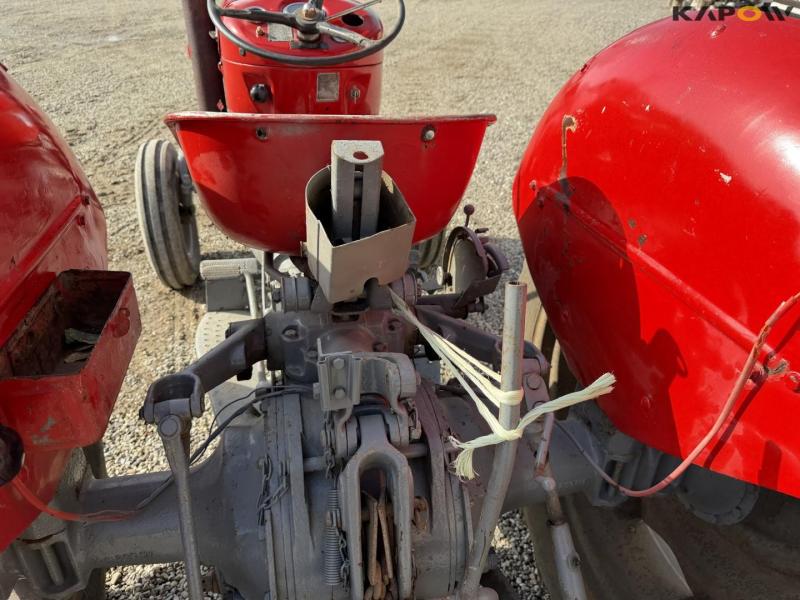 Massey Ferguson 65 traktor 36