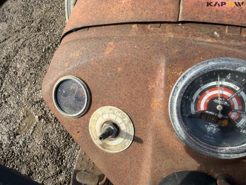 Massey Ferguson 835 traktor 27