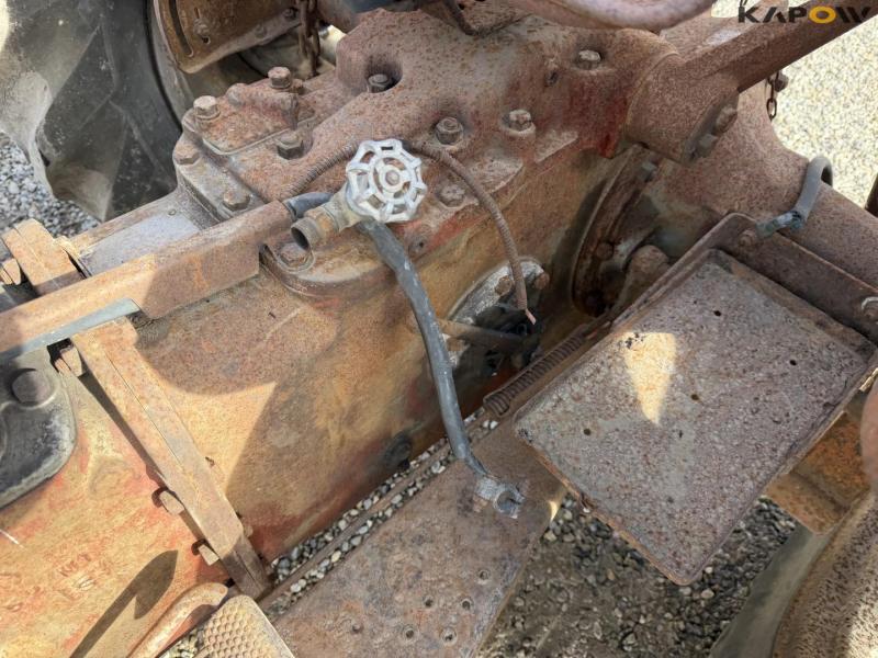 Massey Ferguson 835 traktor 29