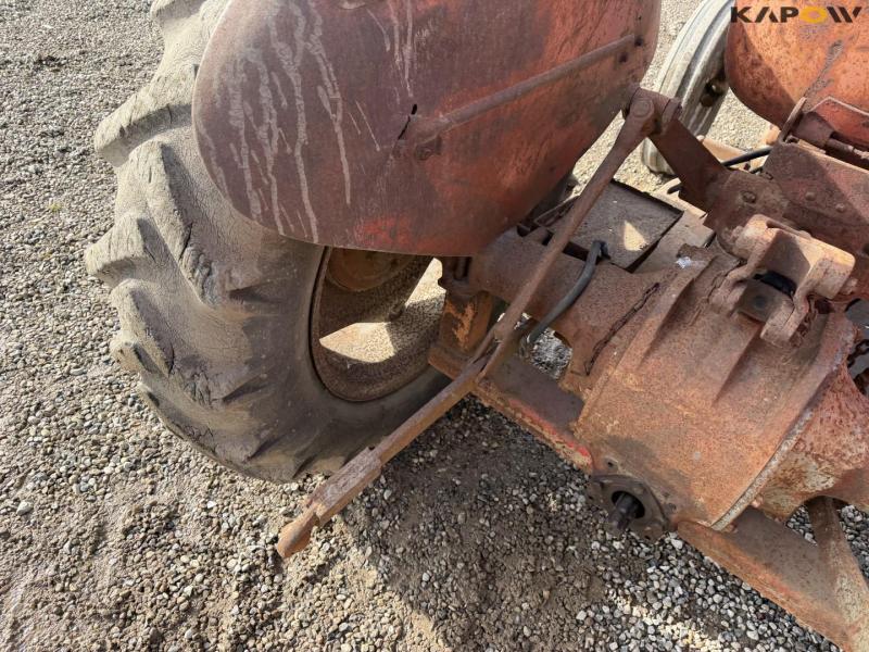 Massey Ferguson 835 traktor 33