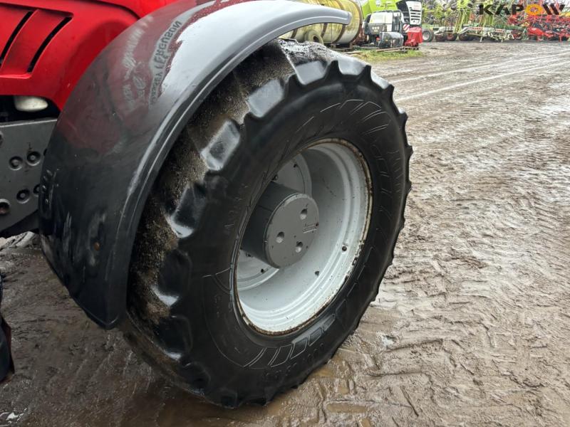 Massey Ferguson 8690 traktor 85