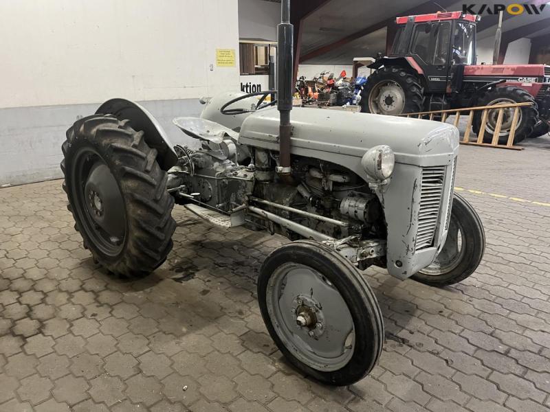 Massey Ferguson MF26 benzin traktor 3