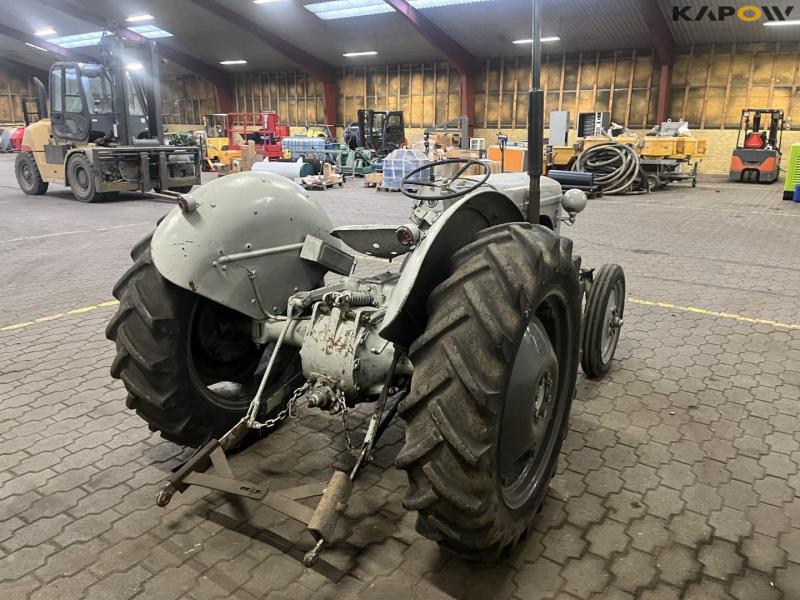 Massey Ferguson MF26 benzin traktor 5