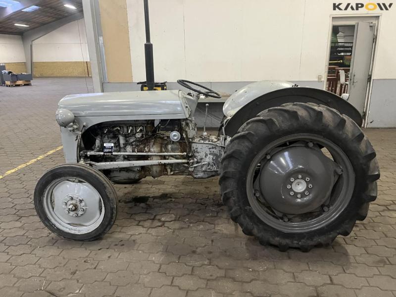 Massey Ferguson MF26 benzin traktor 8