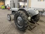 Massey Ferguson MF26 benzin traktor 7