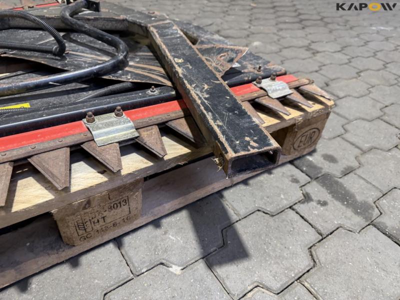 Massey Ferguson sidekniv 20