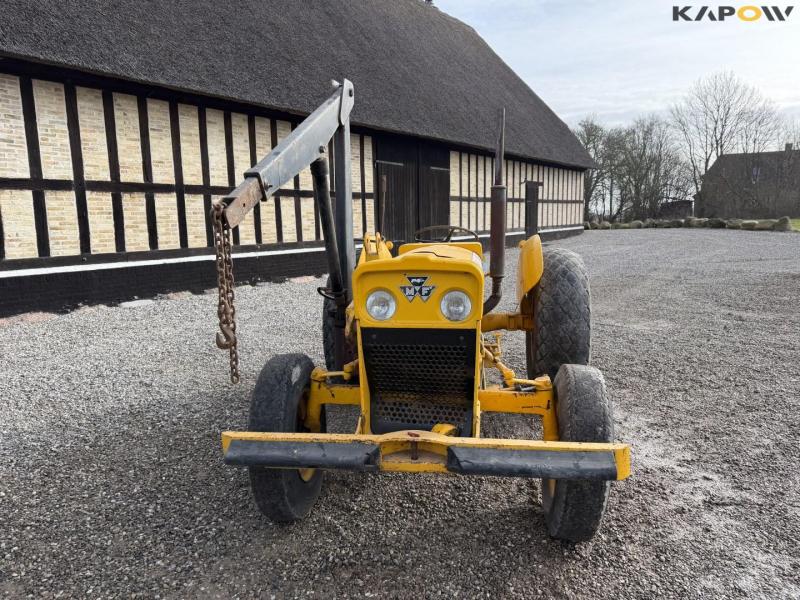 Massey Ferguson traktor med kran 2