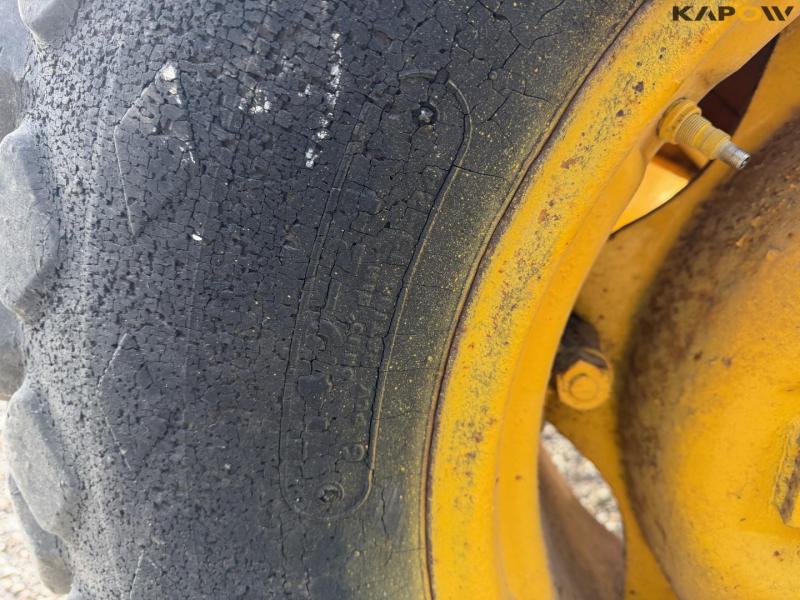 Massey Ferguson traktor med kran 47