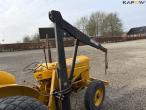 Massey Ferguson traktor med kran 36