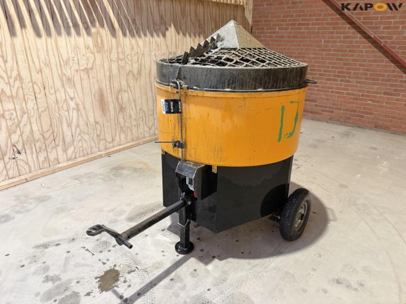 Master 325L tvangsblader på hjul 1