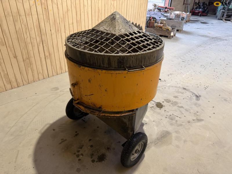 Master 325L tvangsblader på hjul 5