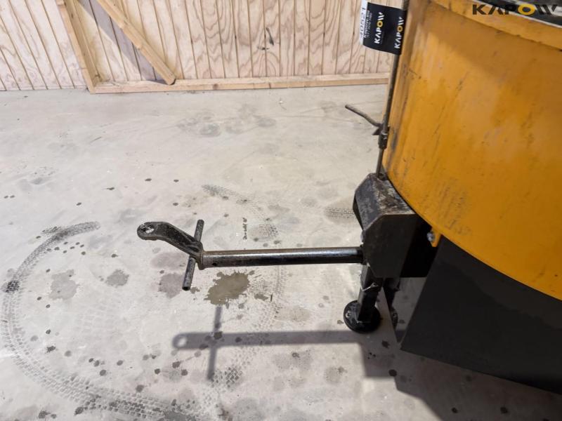 Master 325L tvangsblader på hjul 9
