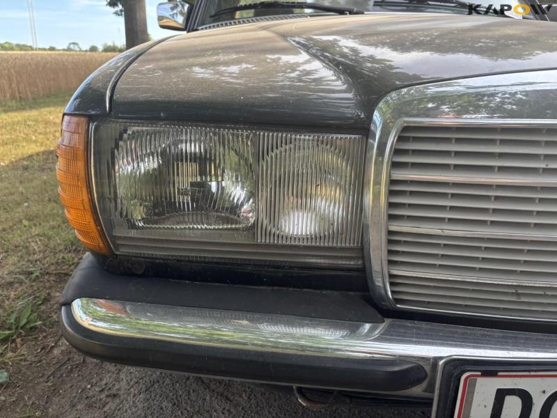Mercedes-Benz 240D W123 10