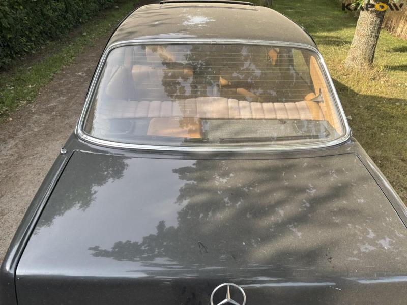 Mercedes-Benz 240D W123 31