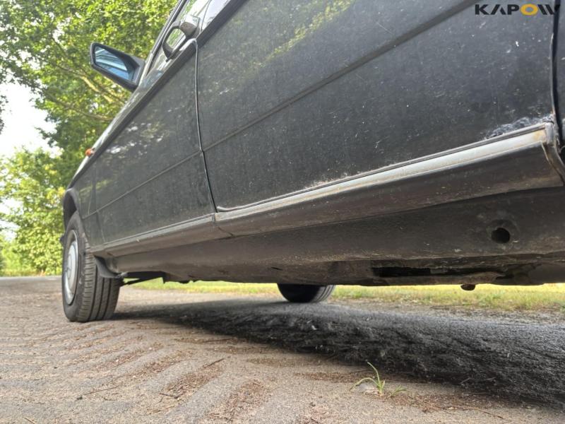 Mercedes-Benz 240D W123 43