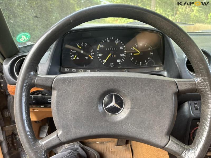 Mercedes-Benz 240D W123 66