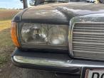 Mercedes-Benz 240D W123 10
