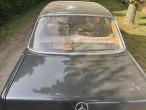 Mercedes-Benz 240D W123 31