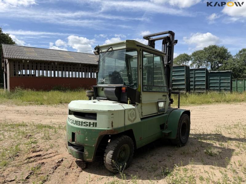 Mitsubishi FD35 truck 5