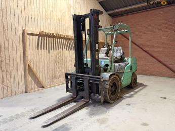 Mitsubishi FD35N truck