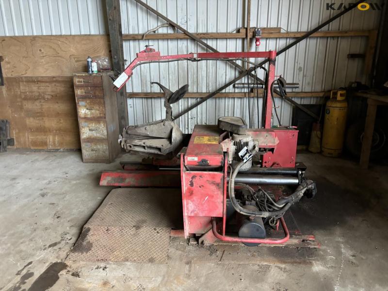 Mondolf Ferro TBE 156 dækmaskine + skab 2