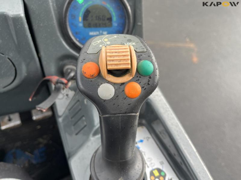 Multione 7.3S minilæsser med skovl og pallegafler 22