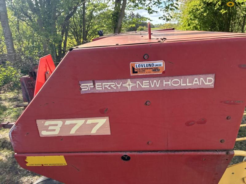 New Holland 377 småballepresser 23