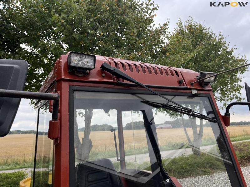 New Holland 45-66S kompakttraktor med fejekost og saltspreder 19