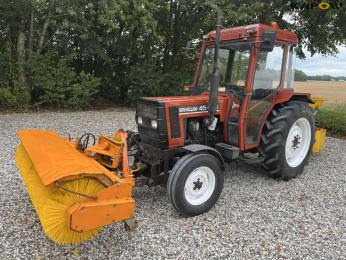 New Holland 45-66S kompakttraktor med... 