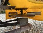 New Holland 45-66S kompakttraktor med fejekost og saltspreder 49