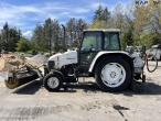 New Holland 4635 traktor med fejekost og emulsionssprøjten 8