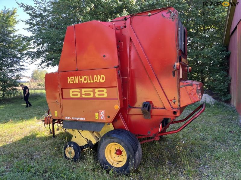 New Holland 658 rundballepresser 7